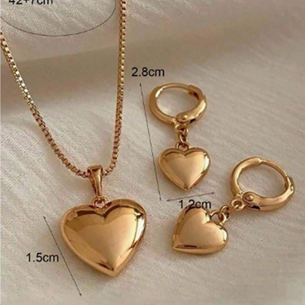 Set Of Gold Heart Necklace & Earrings
Zinc Alloy steel - Picture 2 of 4